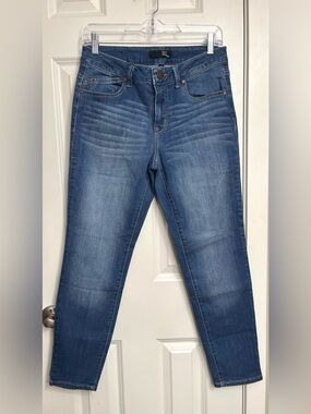 1822 Denim Slim Fit Jeans in Medium Blue Wash